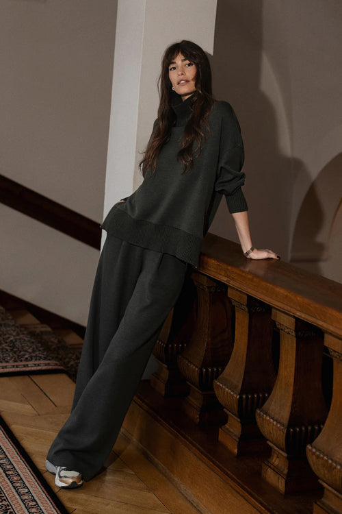 Take A Moment Long Sleeve Sweatshirt Suit
