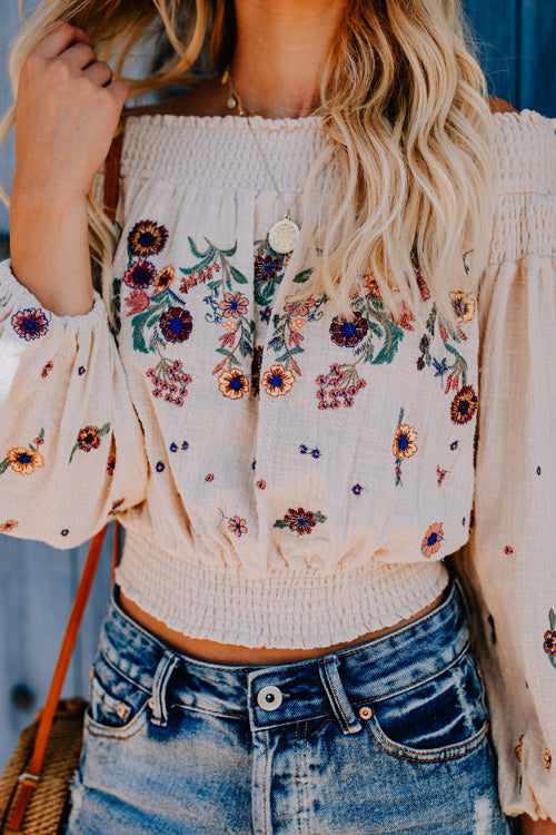 Countryside Lantern Sleeve Flower Embroidery Blouse